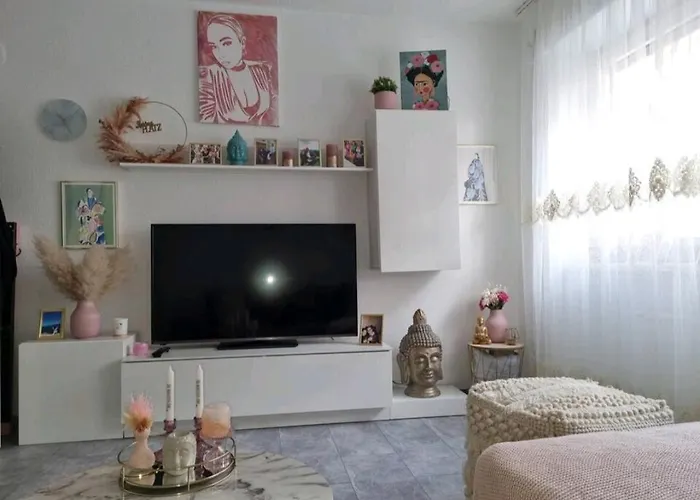 Διαμέρισμα Zentral Gelegene 2-zkb-wohnung Vorstadt